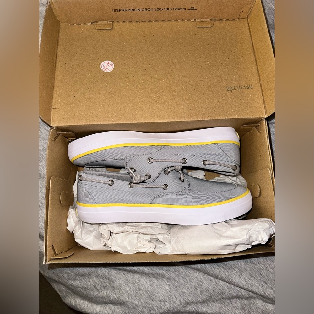 Bran new sperrys